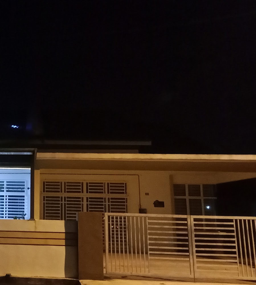 FIZA HOMESTAY