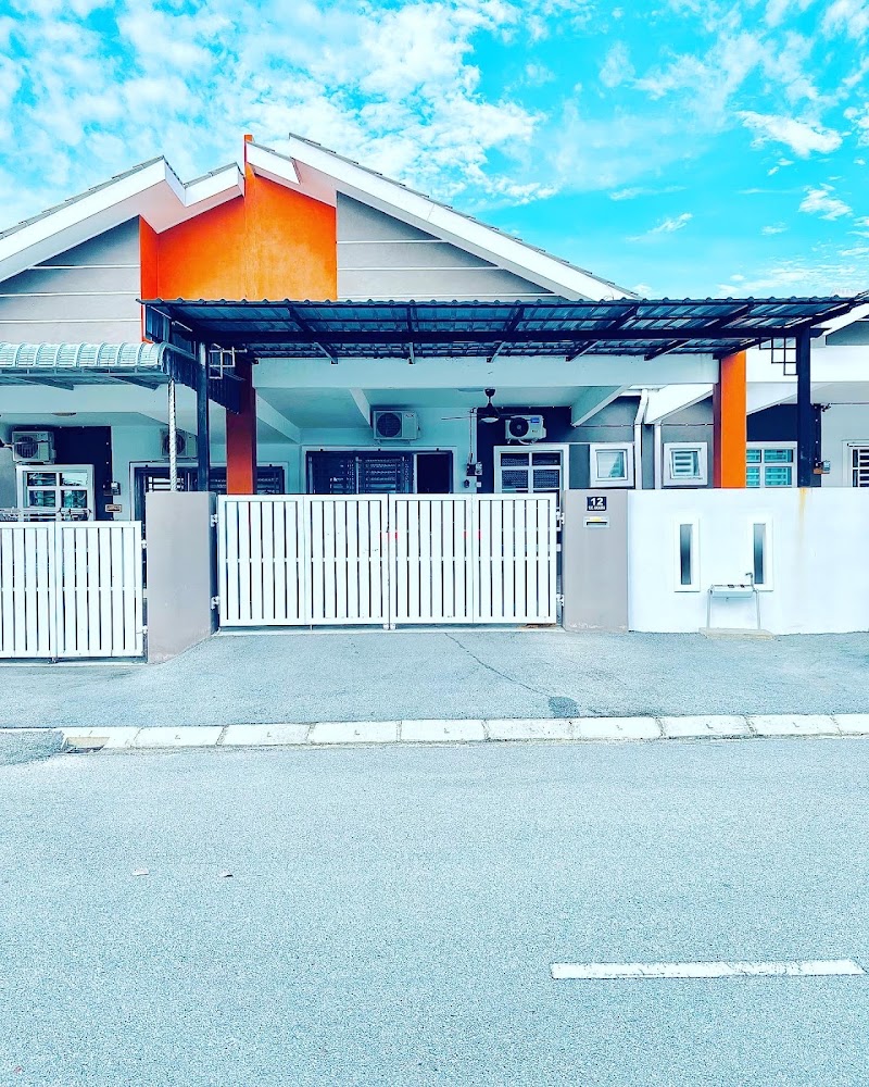 Homestay Akasia 12