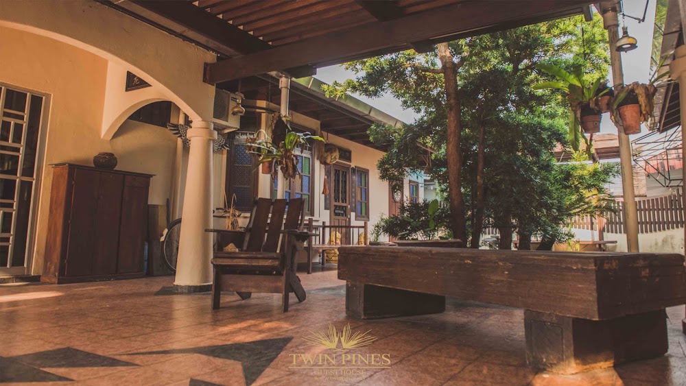 Twin Pines Guest House - Courtyard Parit Buntar