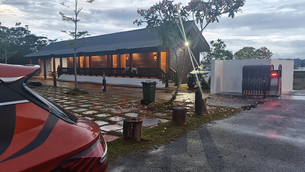 Raintree Seaside Chalet