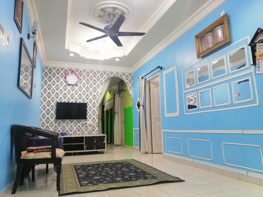 DinaAyra Homestay