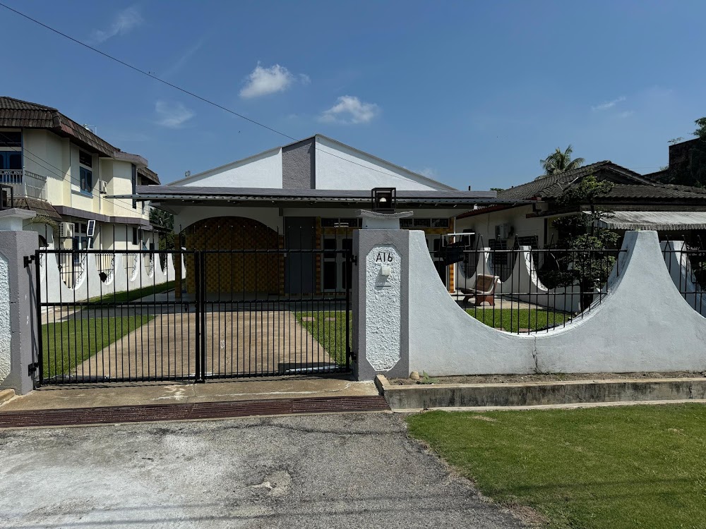 A16 Pekan Gurney Homestay