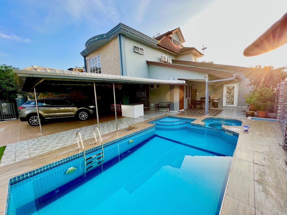 Cinta Homestay Pool Manjung