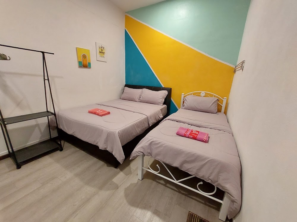 Dynaz Homestay Bayan Baru