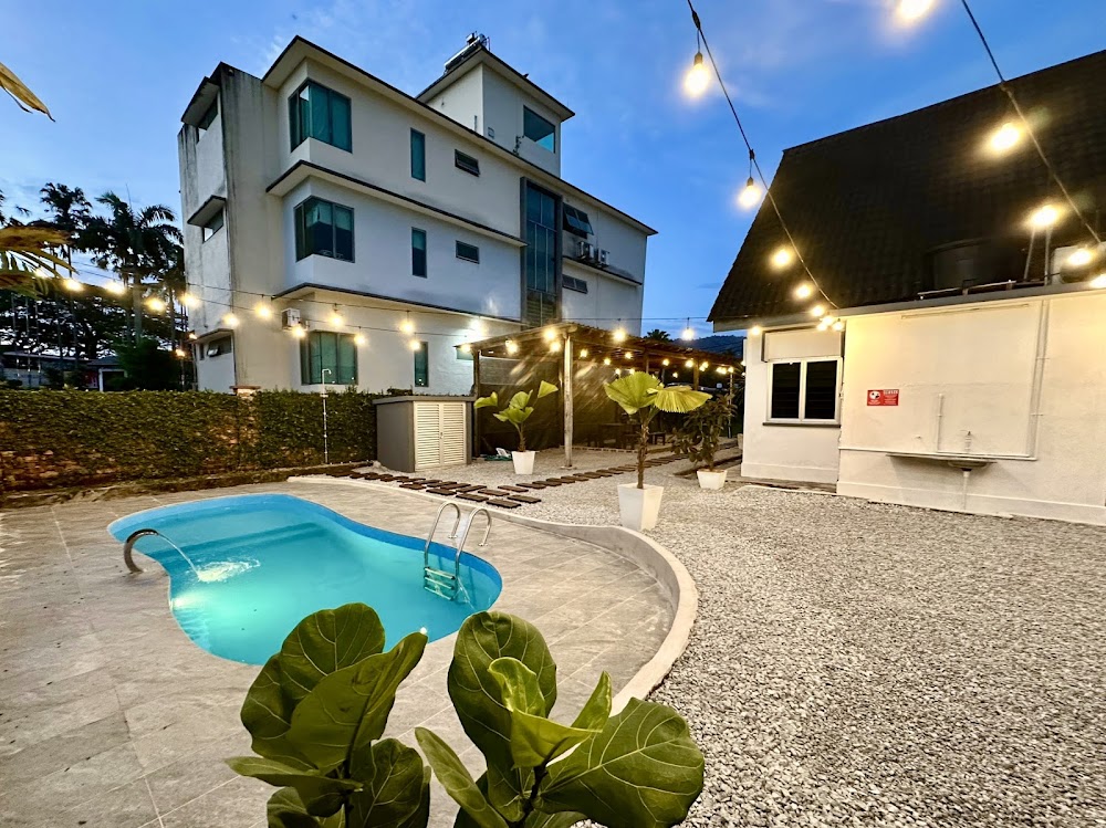 Lakeside Pool Villa Homestay in LakeGarden & Zoo