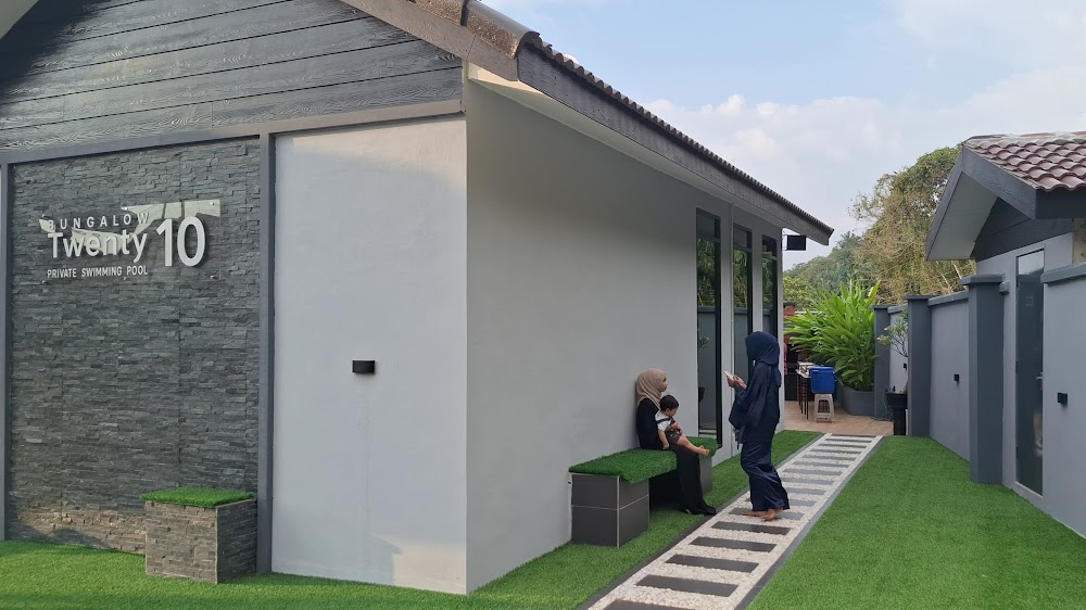Bungalow Twenty10 Private Pool Homestay