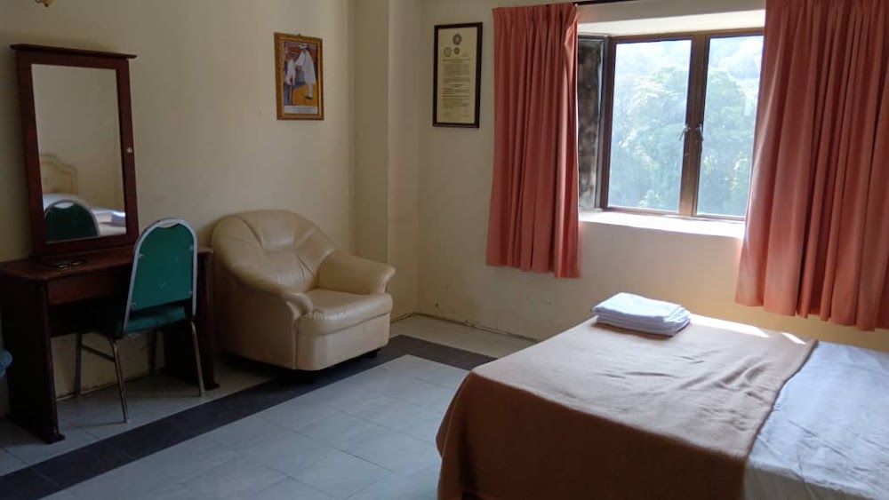 TCR LUMUT HOMESTAY