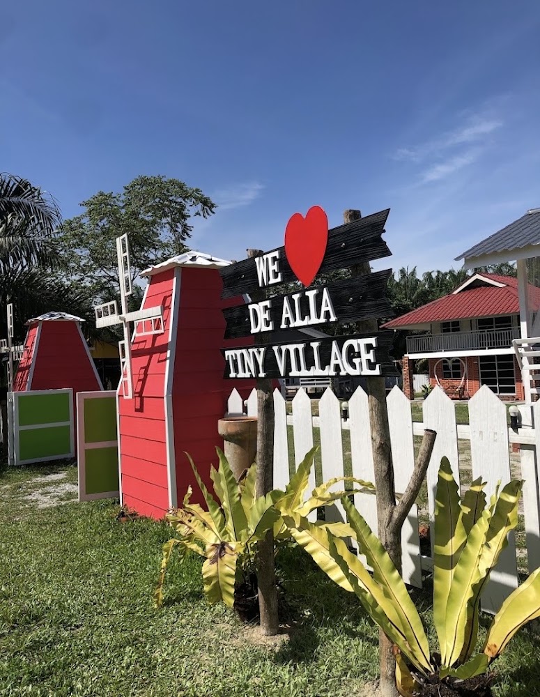 HOMESTAY DE ALIA TINY VILLAGE