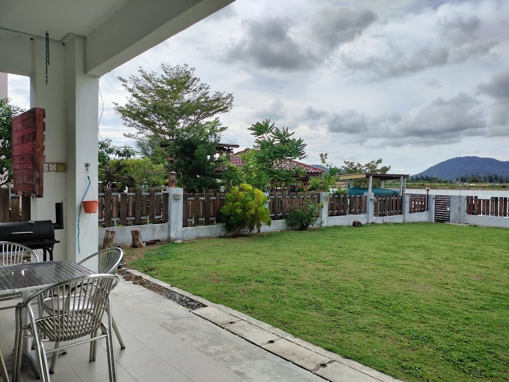 Homestay AzzaroHome LagunaView Tiara Bay, Marina Island
