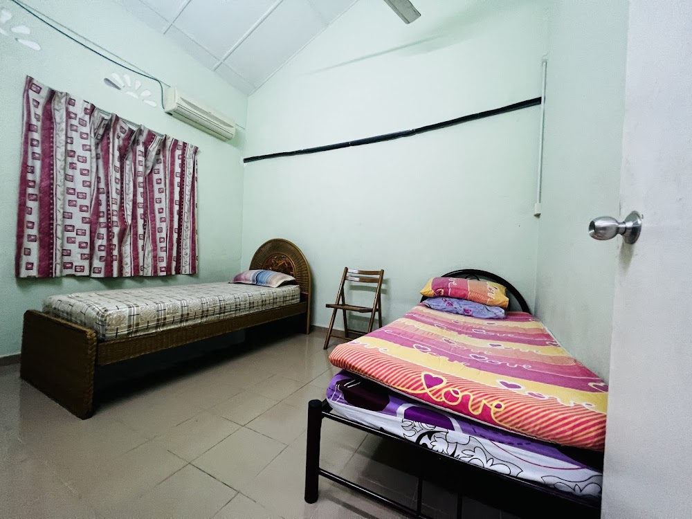 Aman Muslim Homestay Teres (RM280)