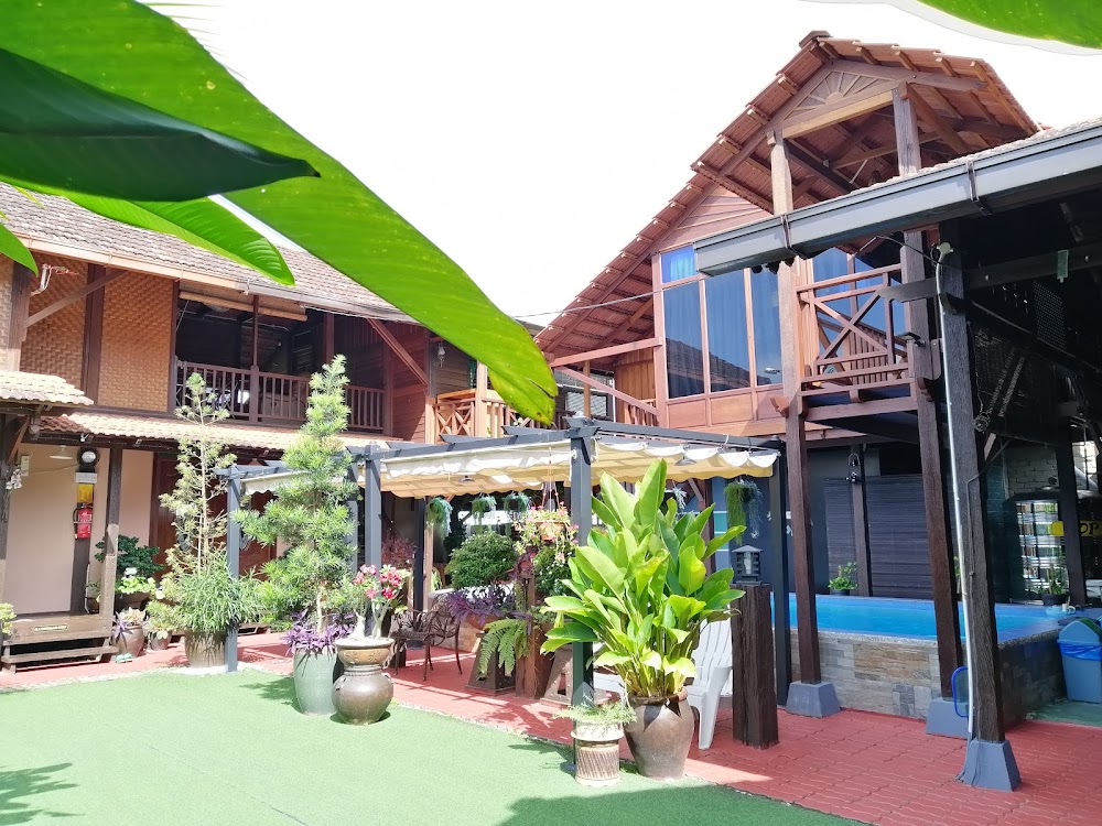 Dangau Indah Chalet